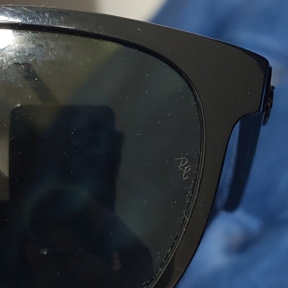 Ray-Ban Black Polarized Sunglasses MODEL CODE RB4184